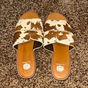 Yellow Box Brown and Cream Sandals Minimalist Design